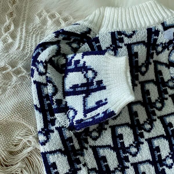 Dogior Knit Sweater - Image 4